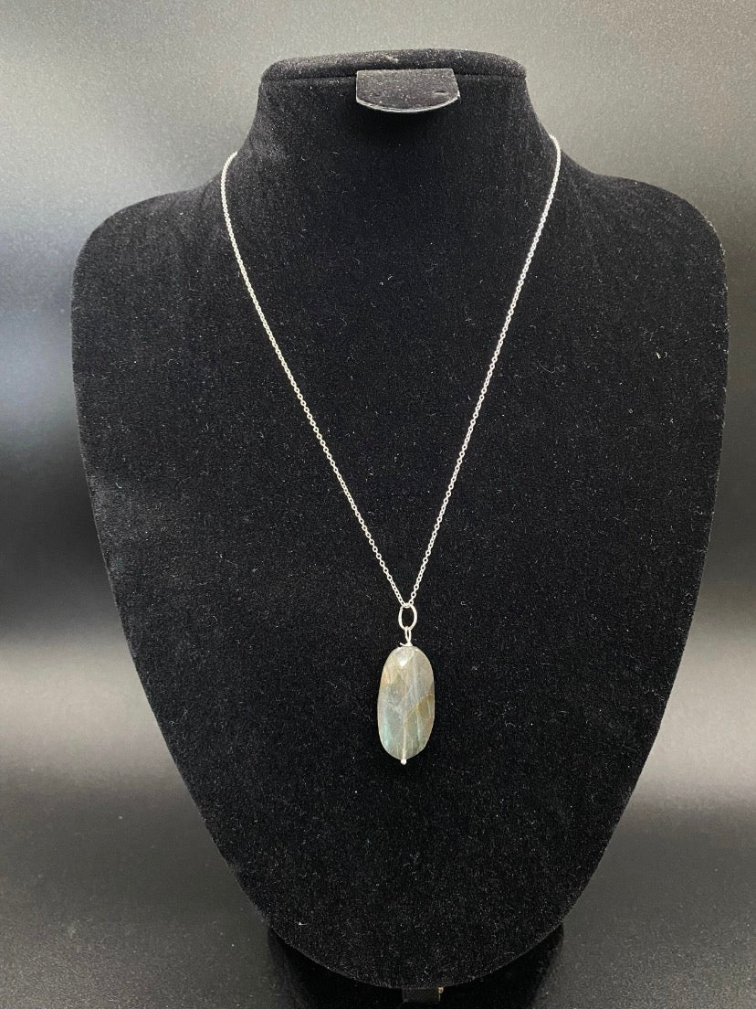 Flashy Labradorite Crystal Pendant Necklace