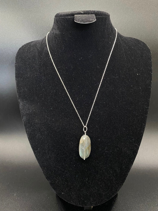 Flashy Labradorite Crystal Pendant Necklace